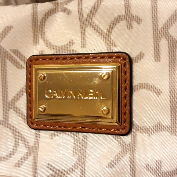 Calvin Klein Logo Tote with Wristlet - Picture 5 of 16